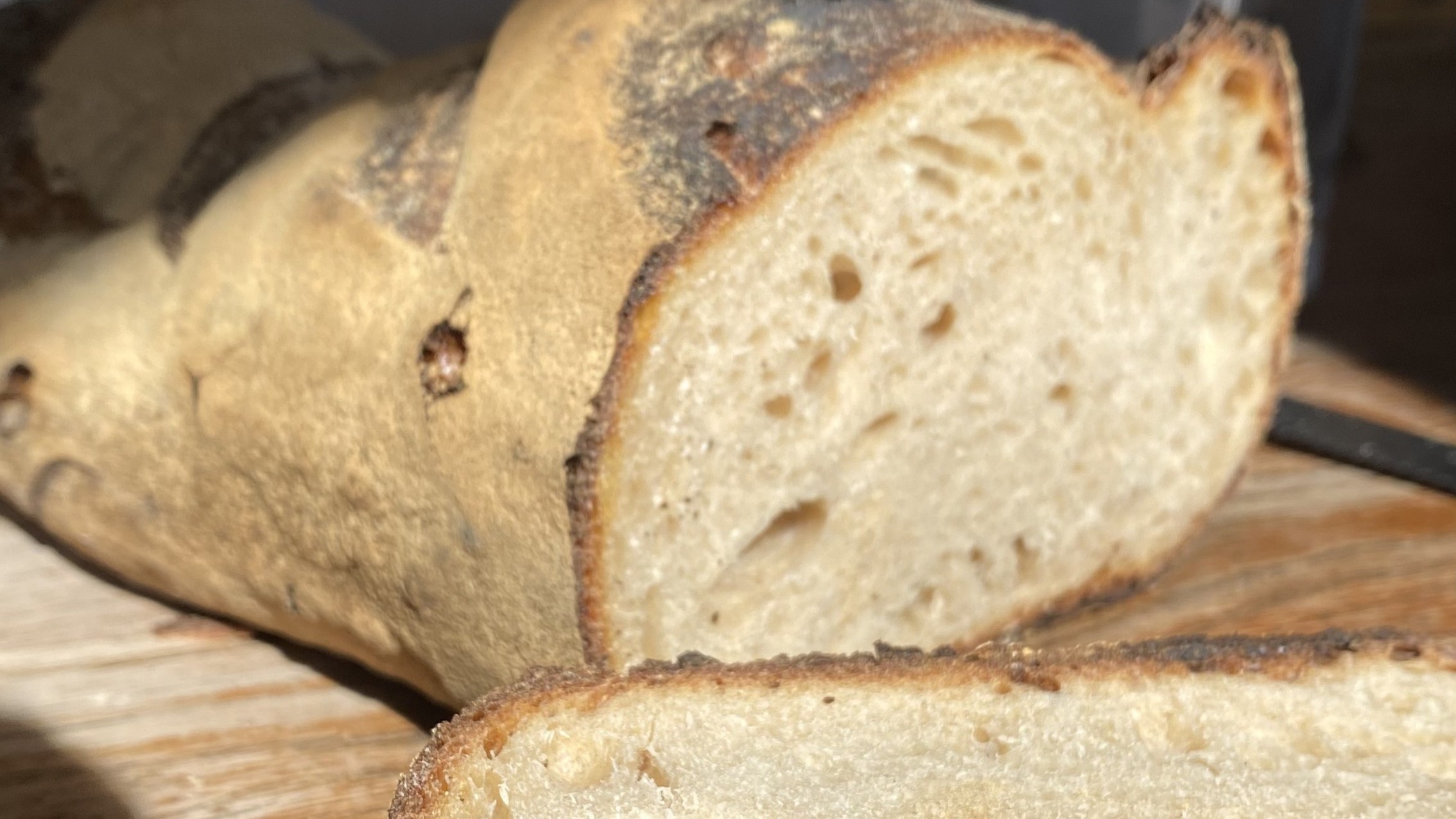 Pain de campagne coupé en tranche